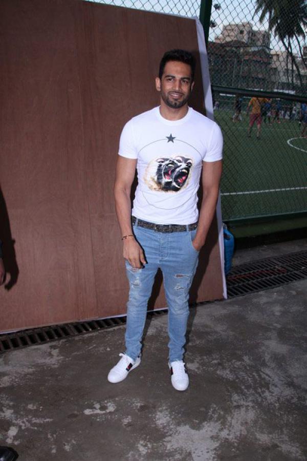Upen Patel Wears An Iconic White T-Shirt, Declares Himself As The Graphic T-Shirt King