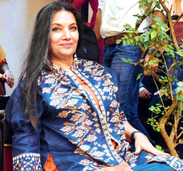 Shabana Azmi wants to dance to 'Kaate Nahin Kat Te' wearing blue saree