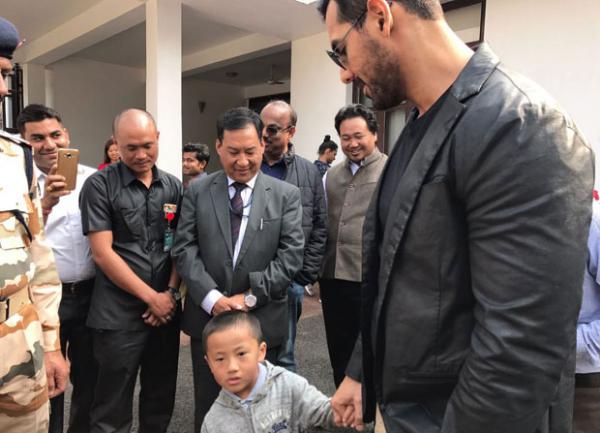  WOW! Meet the person who stole the show for John Abraham in Arunachal Pradesh 