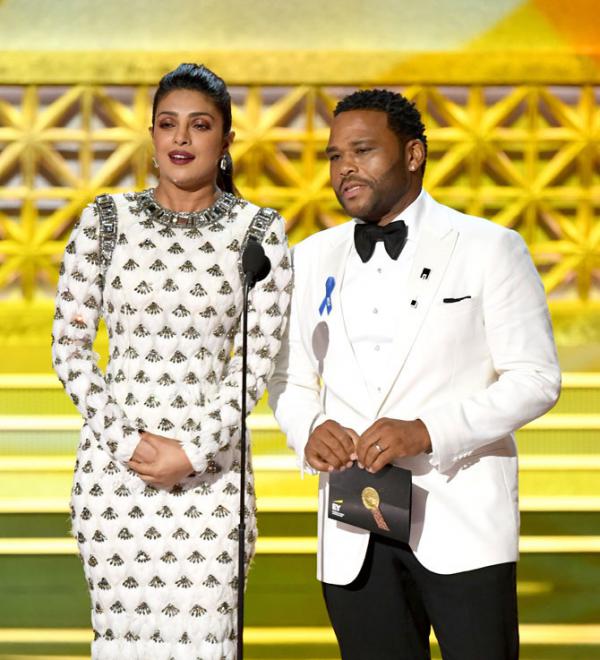 Priyanka Chopra's name mispronounced, Twitterati slam Emmys