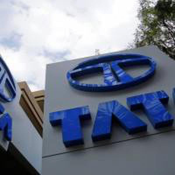 Tata Motors rallies 5% as Tata Sons buys company#39;s shares worth Rs 2,000 cr