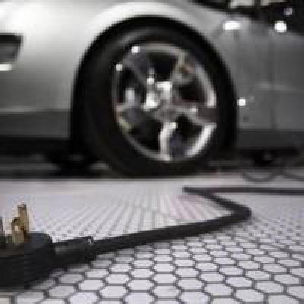 Power Finance Corporation looks to fund Energy Efficiencyâs purchase of 10,000 electric cars