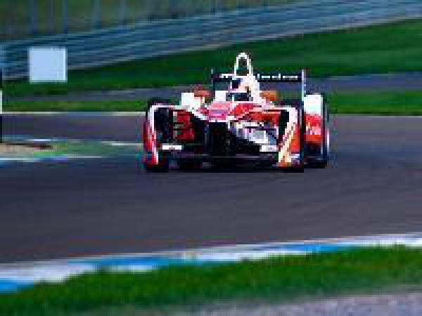 Formula E: Mahindra Racing aims for championship title in Season 4