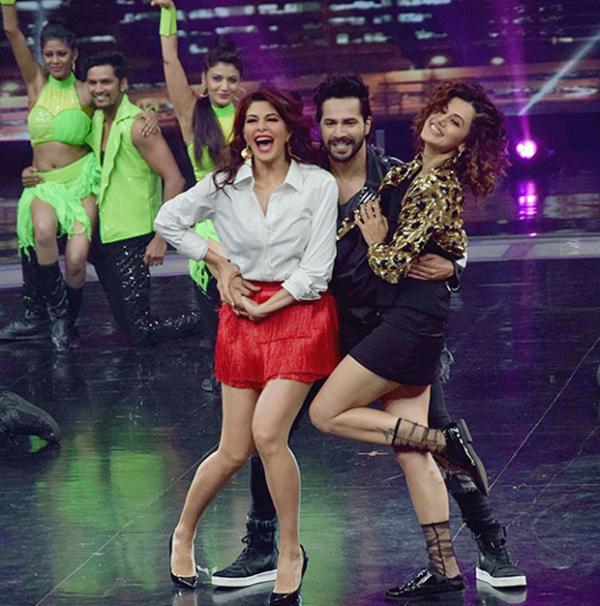  Check out: Varun Dhawan, Taapsee Pannu and Jacqueline Fernandez entertain the audience at Dance + finale 