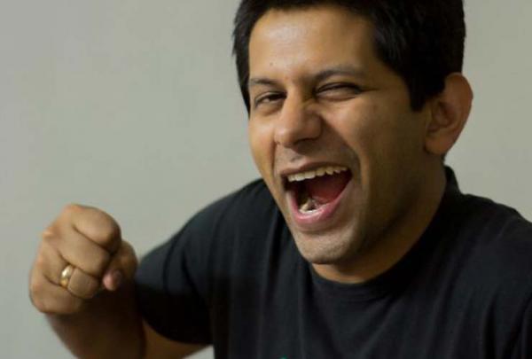 RJ Akash Banerjee Has A Thing Or Two To Say About The Current Government And It&apos;s Hilarious!