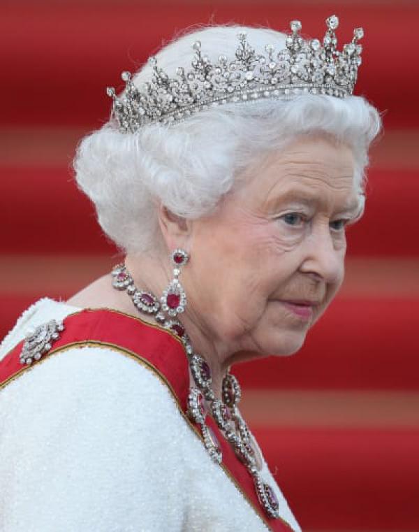 Royals Urged to "Prepare" For Death of Queen Elizabeth II, Sources Claim