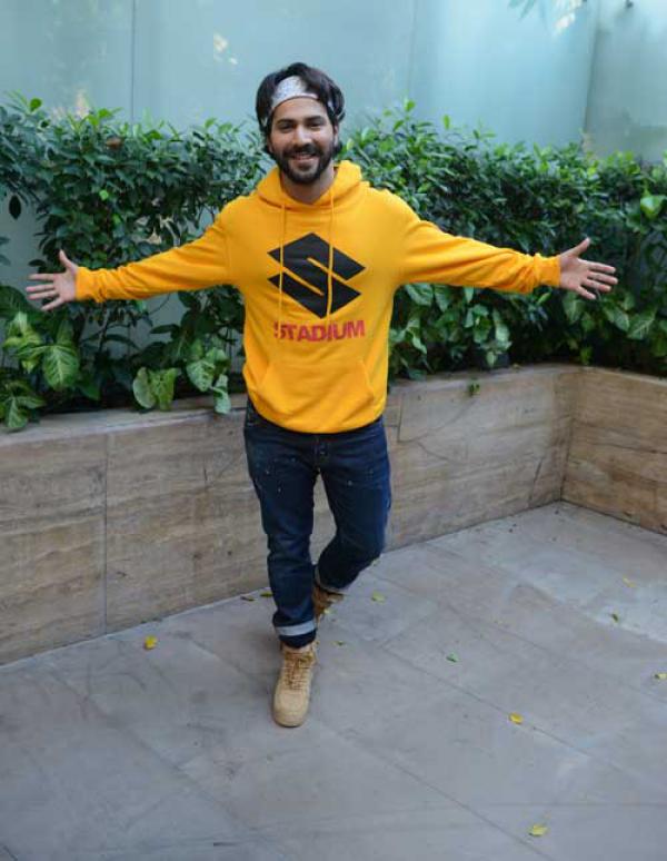 Wait, What! Varun Dhawan&apos;s Yellow Hoodie Is Available At The Mall?