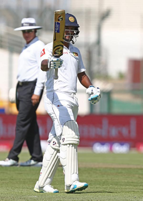 Dimuth Karunaratne leads Sri Lanka fightback against Pakistan