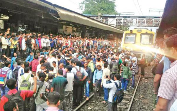 NCP MLA's rail roko attempt at Kalwa railway station foiled