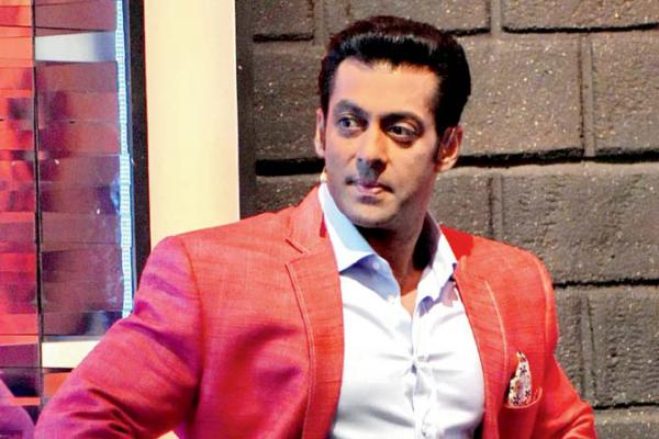'Bigg Boss 11' host Salman Khan laments about lack of 'neighbourly' culture