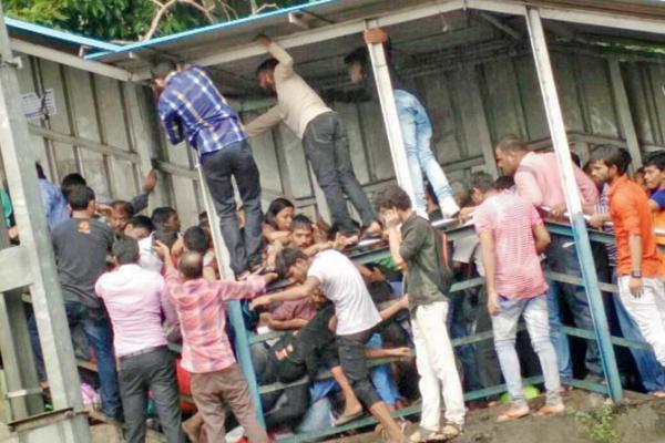 Mumbai: Railway police to keep a check on FOBs to stop needless gathering