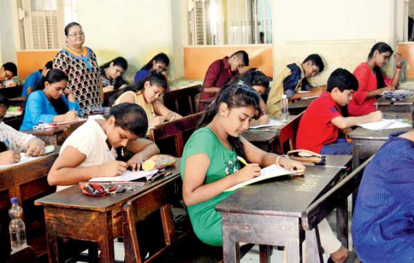Mumbai: Teachers' jobs hinge on students' Aadhaar cards
