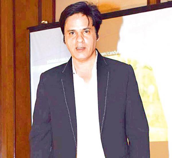 Rahul Roy seems to have lost oodles of weight. See photo