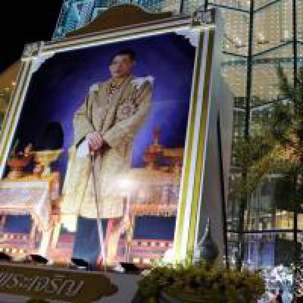 Over $500 million in Thai bank shares transferred on behalf of king: SEC