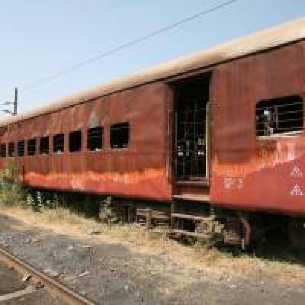 Godhra train burning: Gujarat HC commutes death sentences of 11 convicts