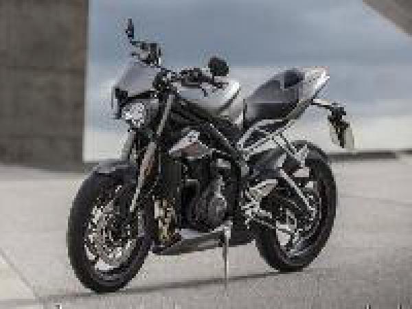 Triumph Street Triple RS bookings open in India, to launch on October 16