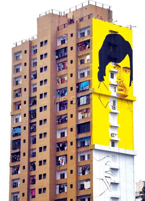 Amitabh Bachchan 75th birthday: India's tallest mural for B-Town's greatest lege