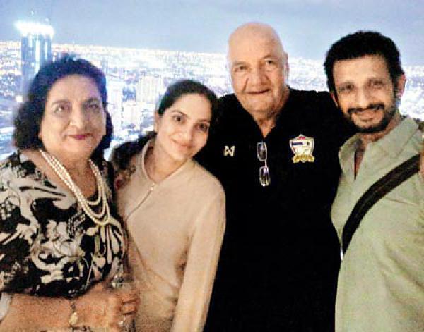 Spotted: Sharman Joshi with wife Prerna and in-laws Prem and Uma Chopra