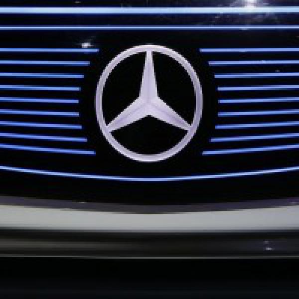 Daimler starts reorganisation that could lead to break up