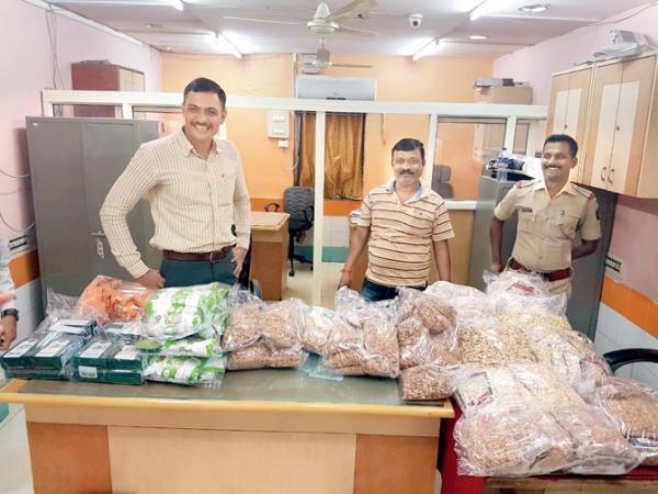Dry fruit chor arrested for raiding godowns in Mumbai