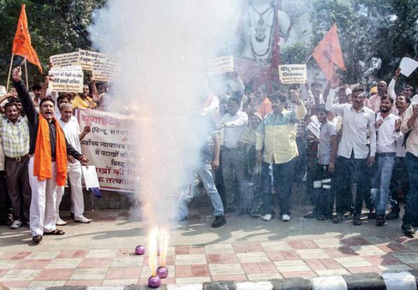 14 held for bursting crackers outside Supreme Court for Diwali