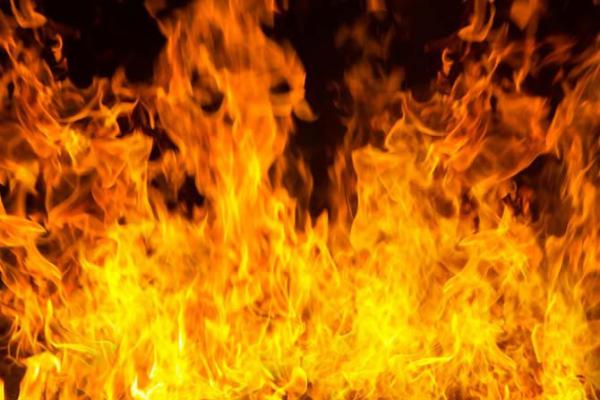204 fire calls on Diwali, big blaze in east Delhi cloth godown