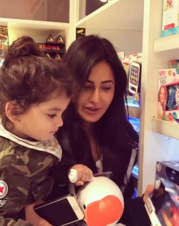  CUTE: Katrina Kaif goes toy shopping with a cute toddler 