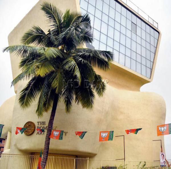 Mumbai: The famous Bombay Art Society runs into legal trouble