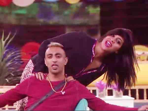 Bigg Boss 11: Akash Dadlani asks Arshi Khan to show more cleavage 
