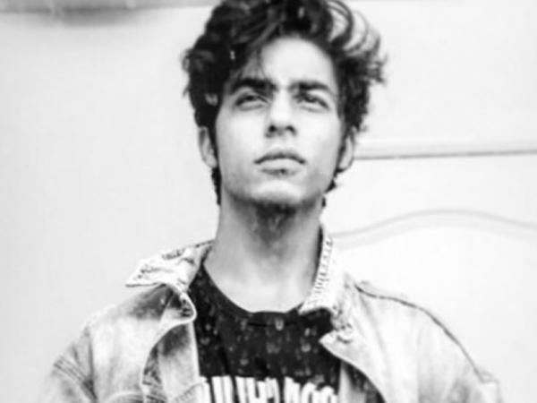 Aryan Khan posts a hot selfie with the coolest caption 