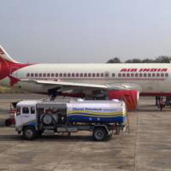 Air India takes dig at IndiGo, advertises #39;unbeatable#39; service
