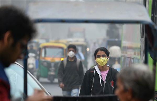 New Delhi declares emergency as toxic smog thickens by the hour