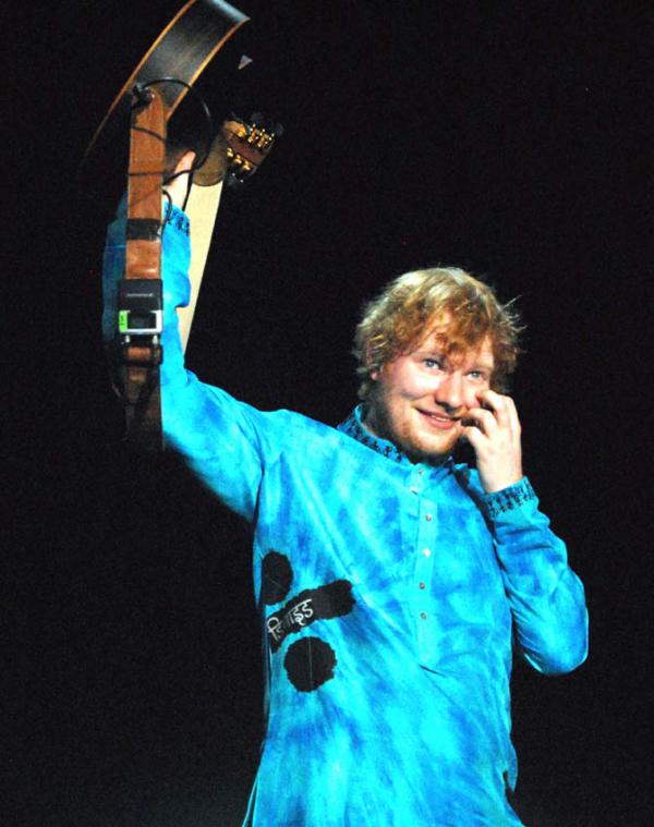 Ed Sheeran wants to do 'something in Bollywood' with Shah Rukh Khan