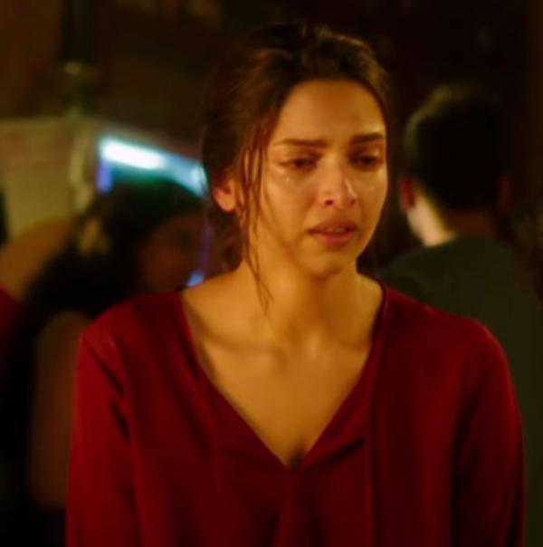 Deepika Padukone breaks into tears while talking to Shah Rukh Khan