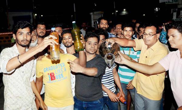Thane petrol station shuts down after motorists protest for diluting petrol