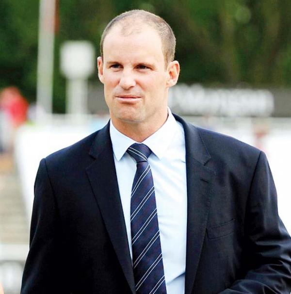 Andrew Strauss slaps curfew on Ashes squad post Bairstow controversy