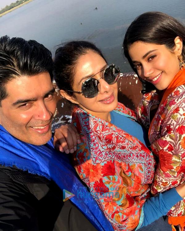  Dhadak: Sridevi supports daughter Janhvi Kapoor on her first day of the shoot in Udaipur! 