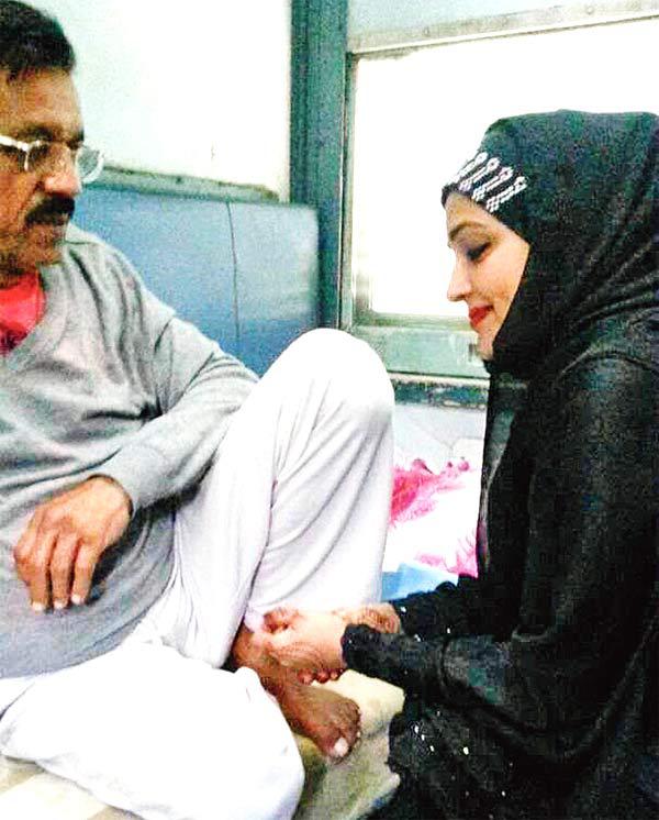 Gangster Mustafa Dossa's Train Date With 'Wife': FIR against accused cops