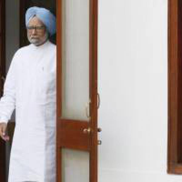 Manmohan slams note ban, GST; asks PM to find #39;more dignified ways#39; to seek votes