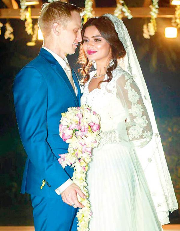 Hitched! Aashka Goradia ties the knot with Brent Goble in Ahmedabad
