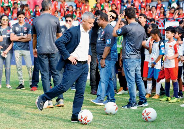 London Mayor announces names of 4 Mumbai footballers who will train in London
