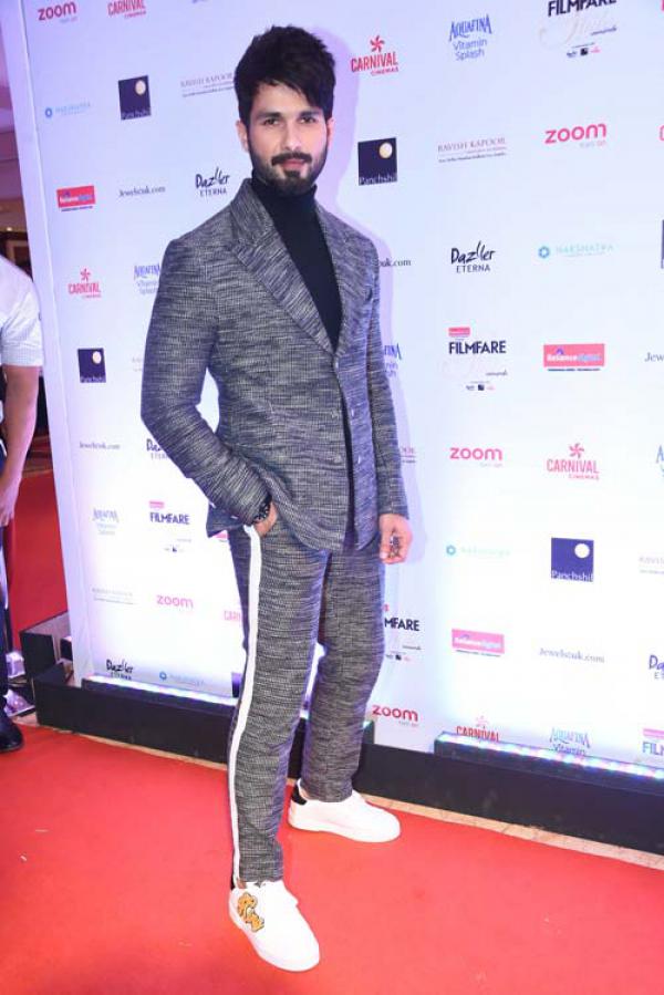 Believe It Or Not, Every Guy Was Best Dressed At The Filmfare Glamour And Style Awards 2017