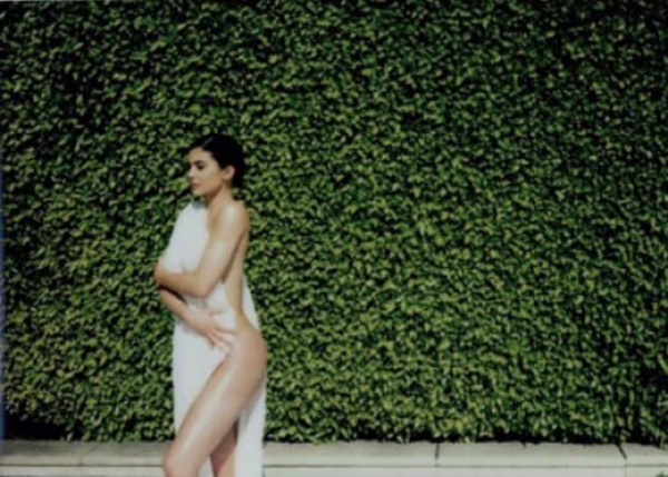 Kylie Jenner: Naked and Pregnant on Instagram!