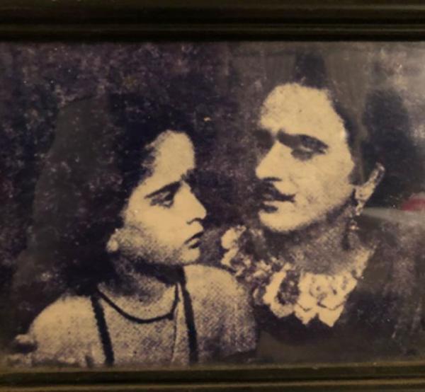 Neetu Kapoor shares childhood picture of Shashi Kapoor with his father