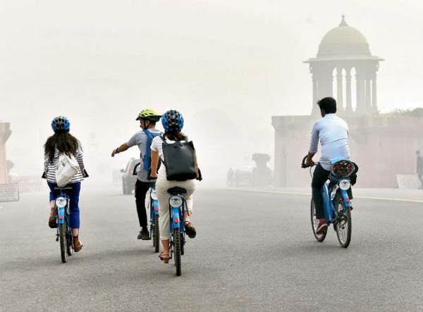On world's first 'Smog Day', Delhi-NCR chokes with air quality at 'severe'