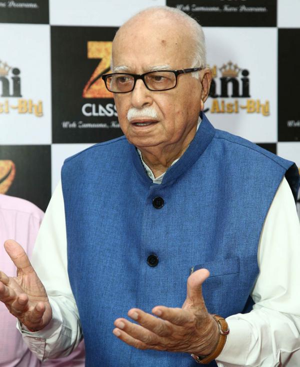 Shashi Kapoor passes away: L.K Advani pays tribute to Bollywood legend