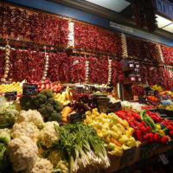 Govt sets floor price on pepper import at Rs 500 per kg