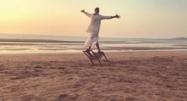  WATCH: Akshay Kumar does a somersault in dhoti- kurta after wrapping up Gold 