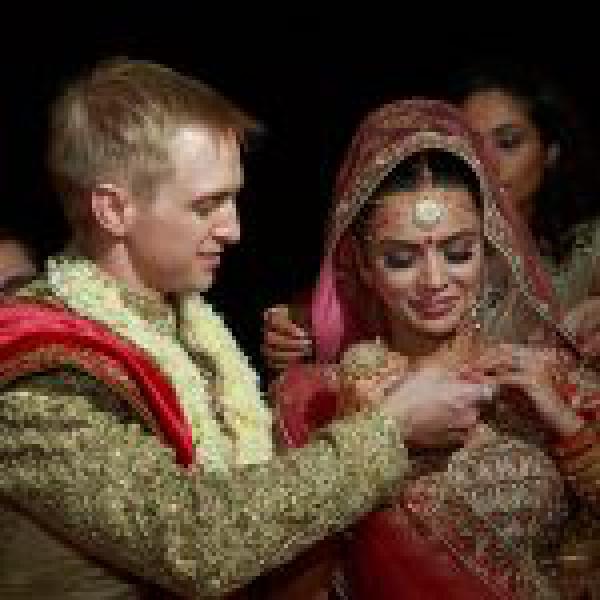 Aashka Goradia’s Sweet Gesture For Her In-Laws Proves That She’s A True-Blue TV Bahu