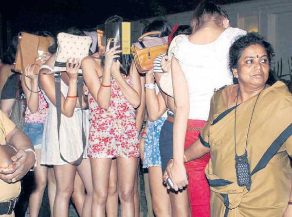 Mumbai Crime: Khar DVD man, Bakul Chandriya, held with cocaine, LSD